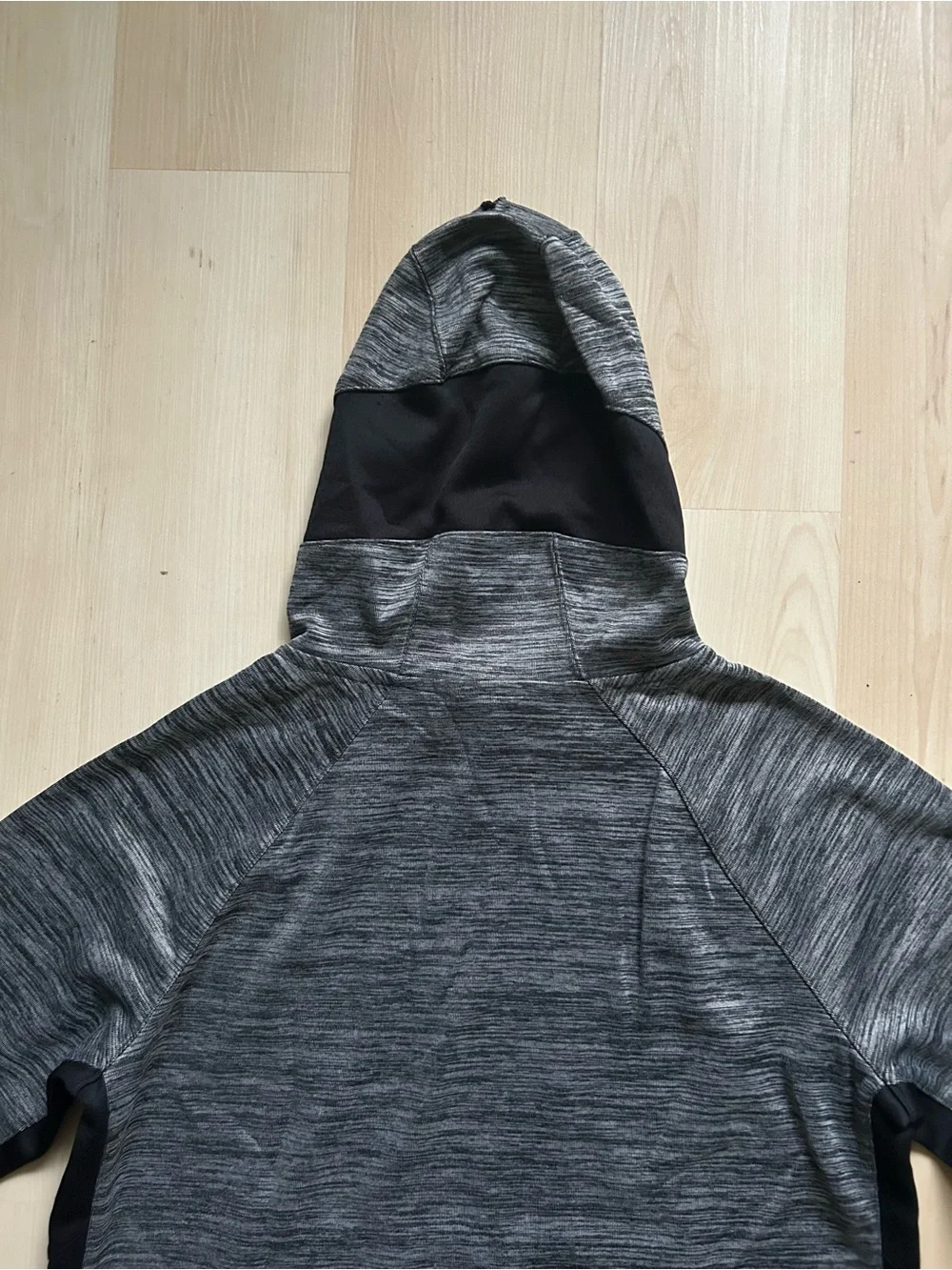 Nike lightweight hooded